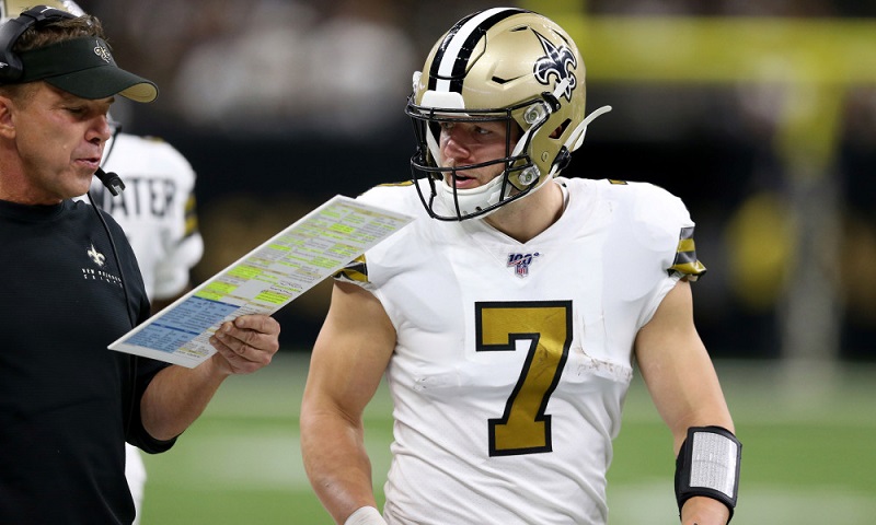 Ensimmäinen pelinrakentajasta tiukkaan loppuun siirtyminen NFL:n historiassa